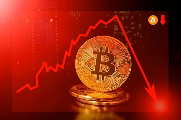 Criptomonedas sufren caída tras rebaja de calificación crediticia de EE.UU.
