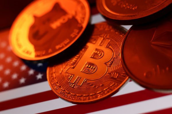 Cripto tensión: el mercado de Bitcoin anticipa una posible fase de capitulación